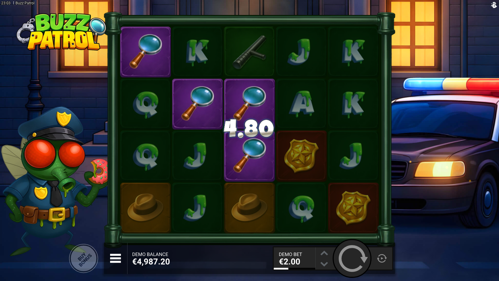 Buzz Patrol base spin with a magnifying-glass column highlighted across rows 2 and 3 of the 5x4 grid, a floating 4.80 win indicator overlaid mid-grid, gold star badges visible top-right and bottom-row, and standard royal symbols Q, A, K, J populating the surrounding cells