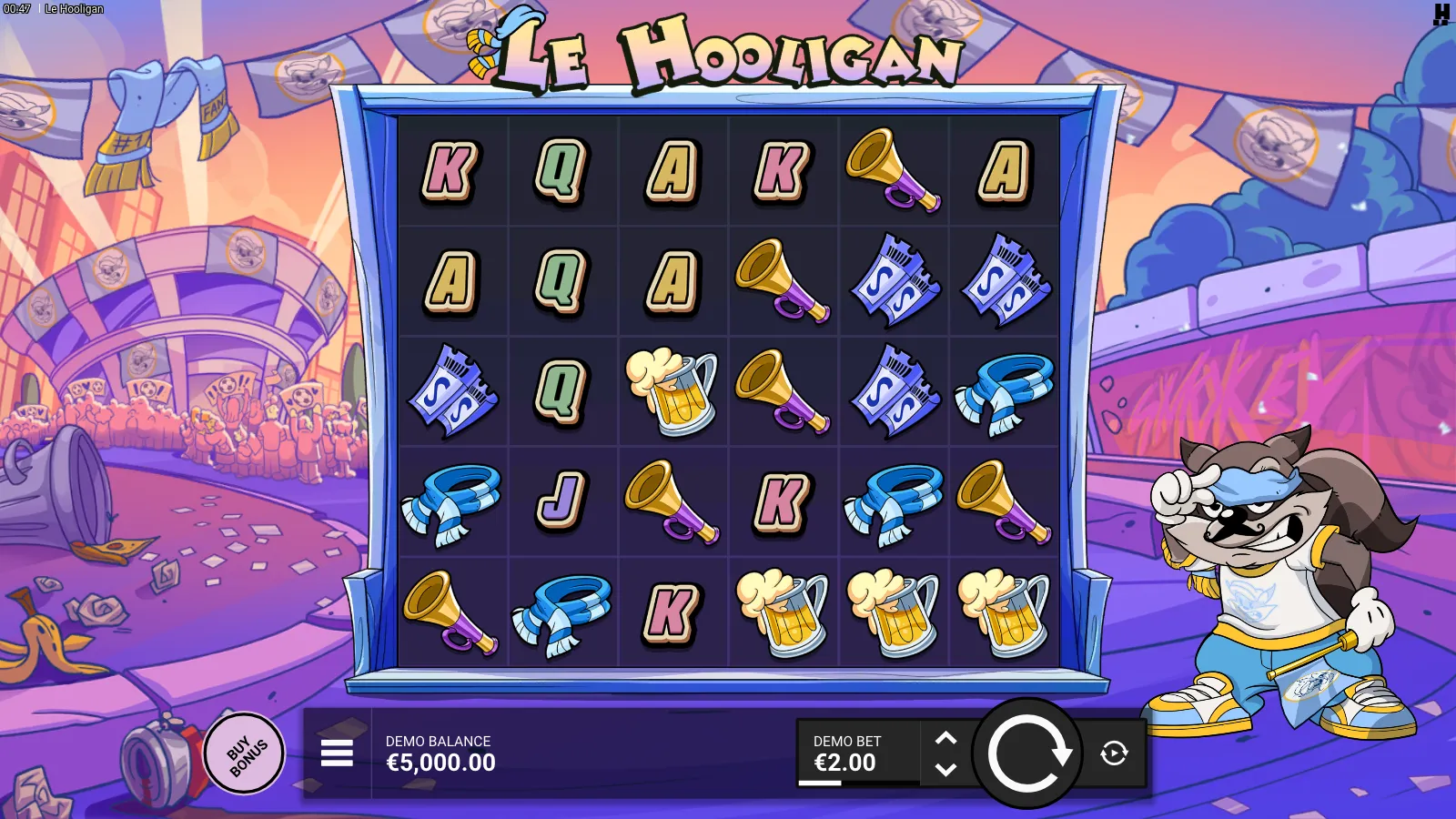 Le Hooligan base game grid showing the 6x5 cluster layout with letter symbols, vuvuzelas, beer steins and a Smokey the Raccoon mascot beside the reels on a purple stadium-terrace background